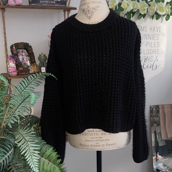 Forever 21 Sweaters - Forever 21 XL Black Crewneck Sweater